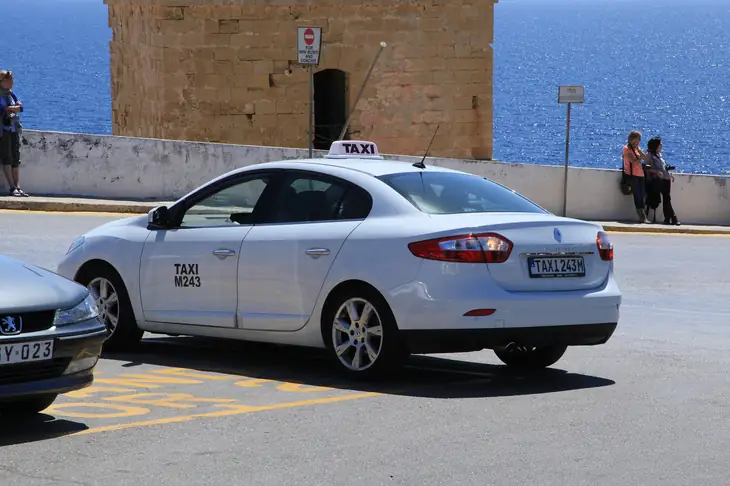 White Taxi at Wied iż-Żurrieq